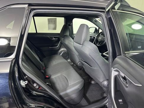 Used 2023 Toyota RAV4 SE w/ Convenience Package AWD/4WD image 11