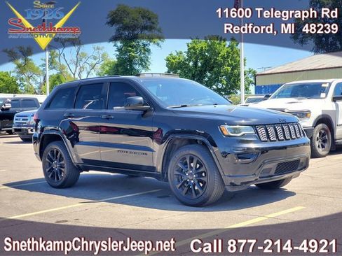 Certified 2020 Jeep Grand Cherokee Altitude AWD/4WD image 1