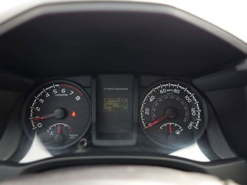 Used 2016 Toyota Tacoma SR image 20