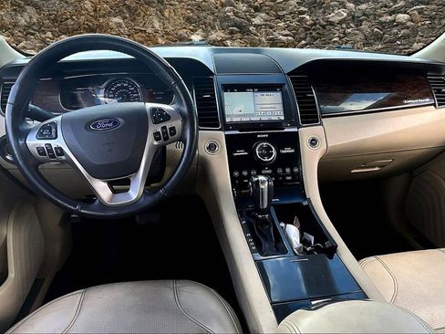 Used 2018 Ford Taurus Limited image 13