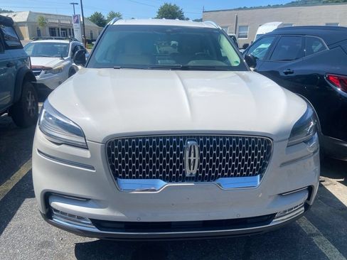 Used 2020 Lincoln Aviator Reserve AWD/4WD image 12