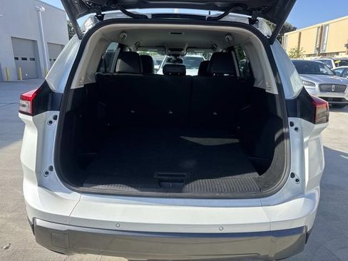 Used 2026 Nissan Rogue SL FWD image 8