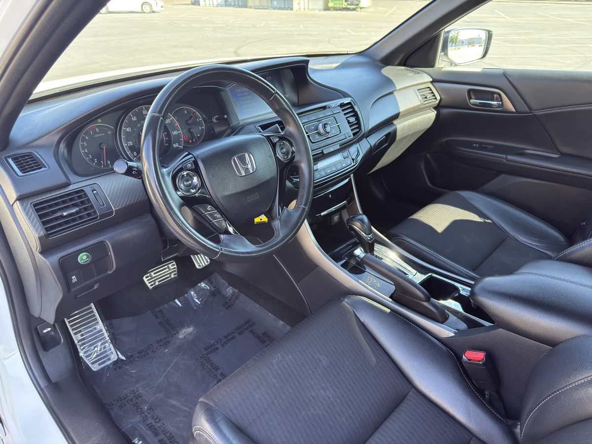 Used 2017 Honda Accord Sport image 14