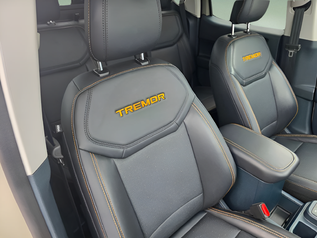 Certified 2025 Ford Maverick Tremor AWD/4WD image 33