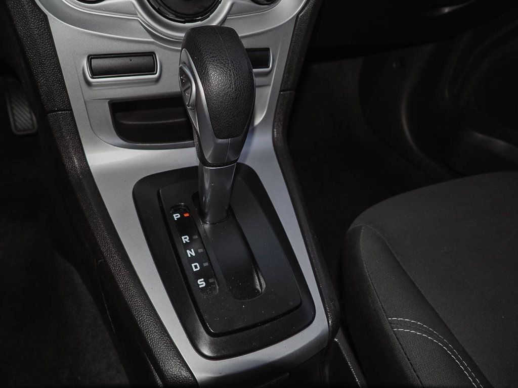 Used 2014 Ford Fiesta SE FWD image 13