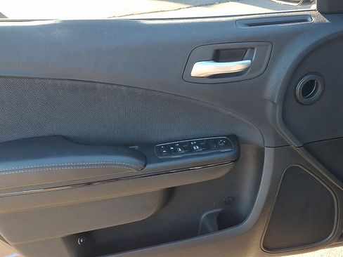 Used 2018 Dodge Charger SXT w/ Blacktop Package image 10