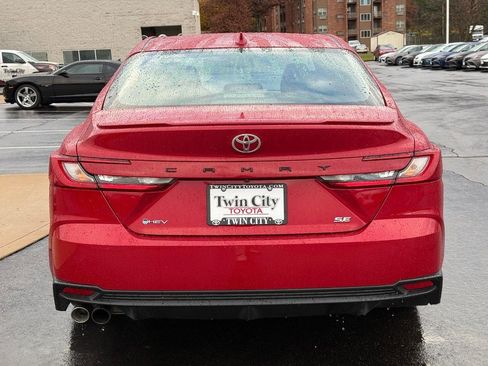 Certified 2025 Toyota Camry SE image 5
