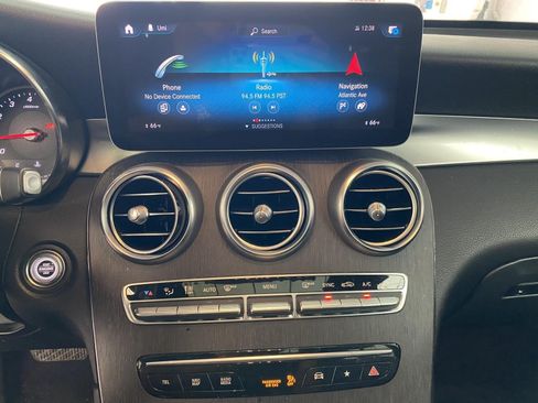 Used 2020 Mercedes-Benz GLC 300 w/ Multimedia Package image 24