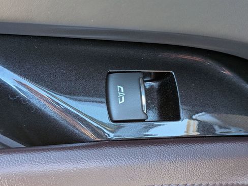 Used 2021 Cadillac Escalade Sport Platinum w/ Heavy-Duty Trailer Package image 31