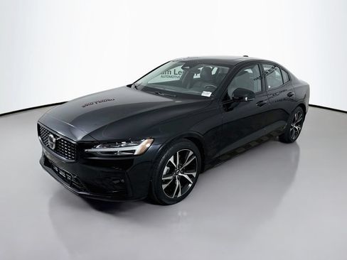 Used 2024 Volvo S60 B5 Core FWD image 3