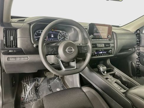Certified 2023 Nissan Pathfinder S FWD image 11