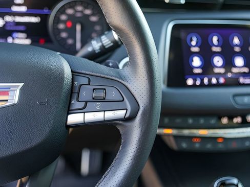 Used 2022 Cadillac XT4 Sport image 13