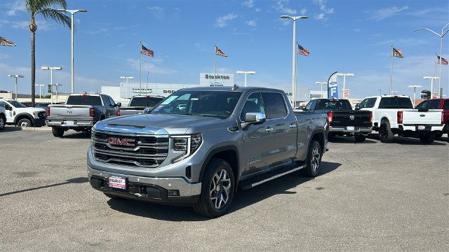 Used 2023 GMC Sierra 1500 SLT w/ SLT Premium Plus Package AWD/4WD image 8