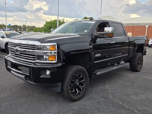 Used 2016 Chevrolet Silverado 2500 High Country w/ Duramax Plus Package image 3