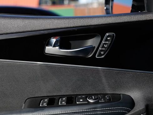 Used 2017 Kia Sorento SX image 53