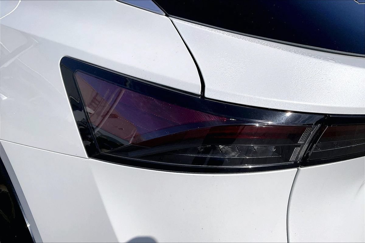 Used 2025 Nissan Ariya FWD image 35