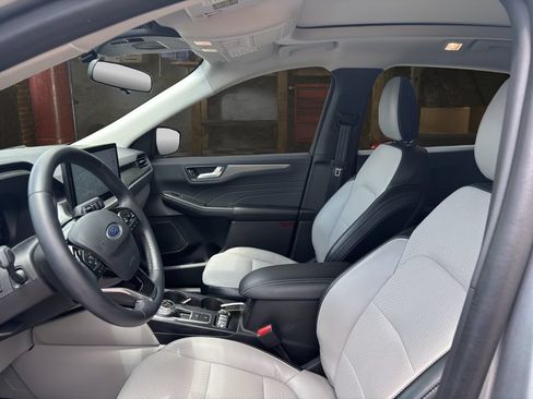 Certified 2023 Ford Escape SE FWD image 19