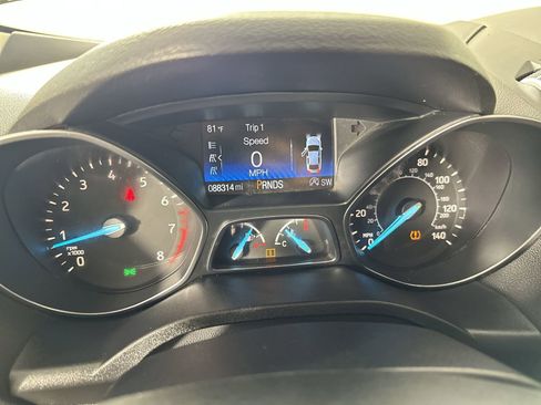 Used 2019 Ford Escape SEL image 19