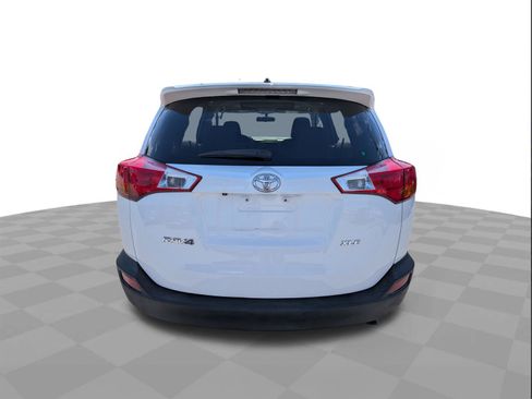 Used 2013 Toyota RAV4 LE FWD image 5