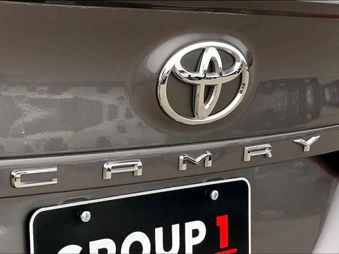 Used 2020 Toyota Camry SE image 30