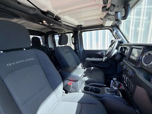 Used 2020 Jeep Gladiator Overland AWD/4WD image 8