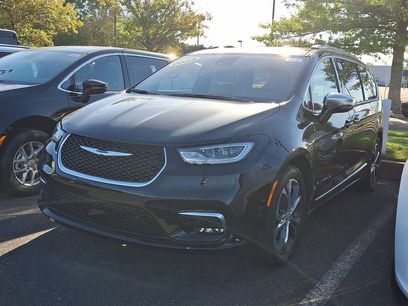 New 2026 Chrysler Pacifica Pinnacle