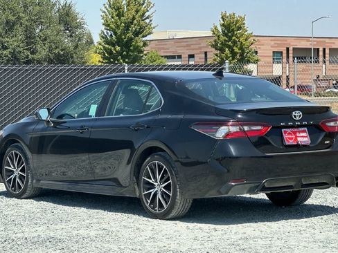 Used 2023 Toyota Camry SE FWD image 7
