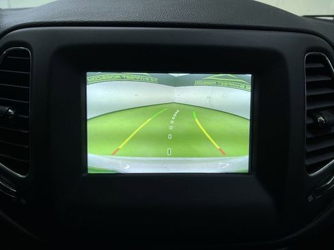 Used 2019 Jeep Compass Latitude w/ Popular Equipment Group image 22