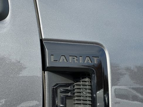 Used 2022 Ford F250 Lariat w/ Black Appearance Package image 26