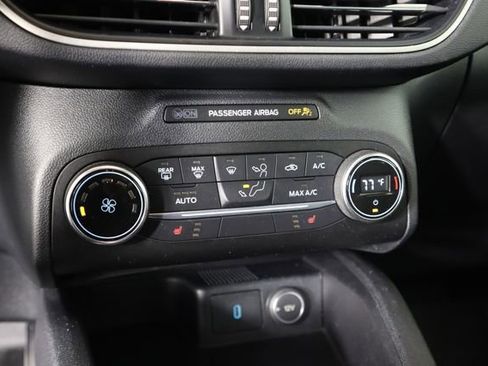 Used 2020 Ford Escape SE image 48