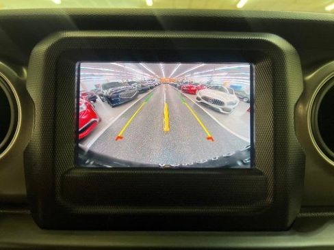 Used 2023 Jeep Wrangler Unlimited w/ Cold Weather Group AWD/4WD image 20