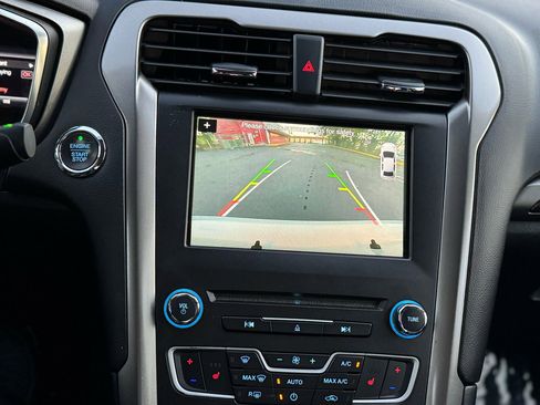 Used 2018 Ford Fusion SE w/ Equipment Group 602A image 28