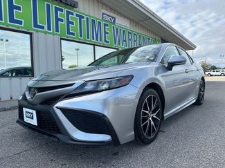 Used 2023 Toyota Camry SE image 1