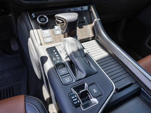 Used 2024 Lexus GX 550 AWD/4WD image 15