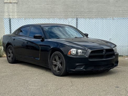Used 2014 Dodge Charger SE RWD image 7