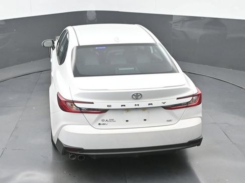Used 2025 Toyota Camry SE FWD image 15