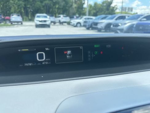 Used 2018 Toyota Prius Three Touring FWD image 23