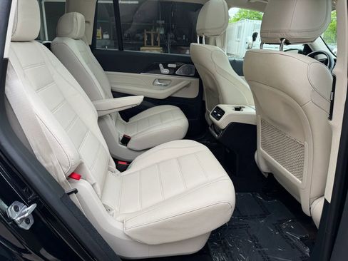 Used 2023 Mercedes-Benz GLS 450 4MATIC image 21