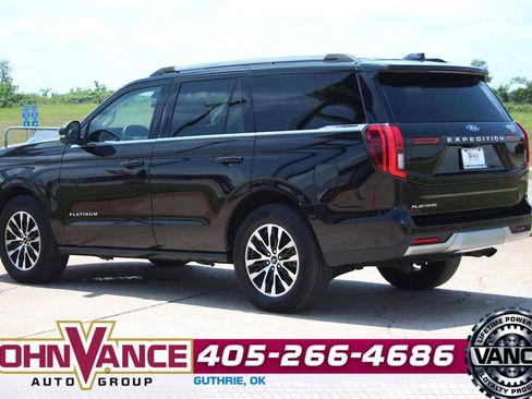 Used 2025 Ford Expedition Platinum AWD/4WD image 7
