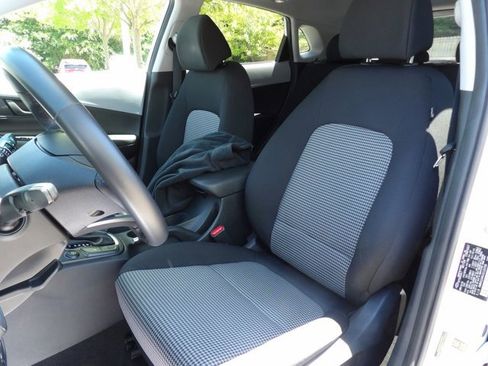 Used 2018 Hyundai Kona SEL w/ SEL Tech Package 02 FWD image 9