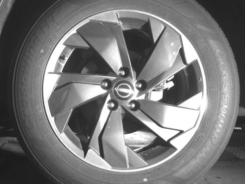 Used 2025 Nissan Rogue SV AWD/4WD image 14
