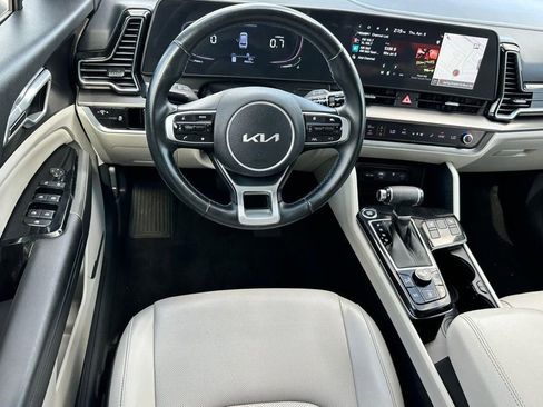 Used 2024 Kia Sportage EX FWD image 8