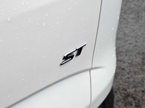 Used 2023 Buick Enclave Essence w/ Experience Buick Package image 17