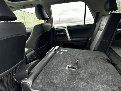 Used 2019 Toyota 4Runner SR5 Premium AWD/4WD image 10