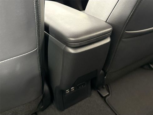 Certified 2025 Toyota Prius Plug-In Hybrid image 36