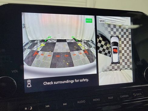 Used 2024 Nissan Pathfinder Platinum w/ Cargo Package image 29