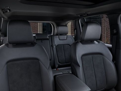New 2025 Jeep Grand Cherokee Altitude image 26