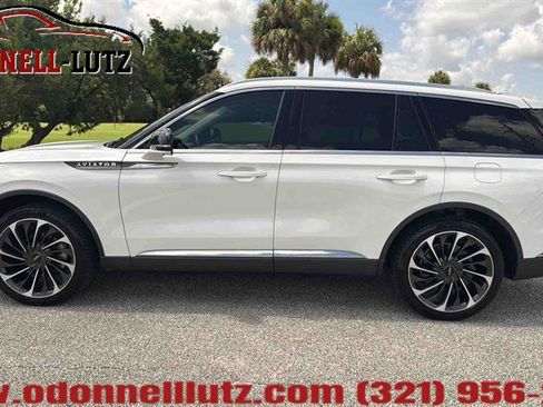 Used 2023 Lincoln Aviator Reserve w/ Equipment Group 201A AWD/4WD image 3