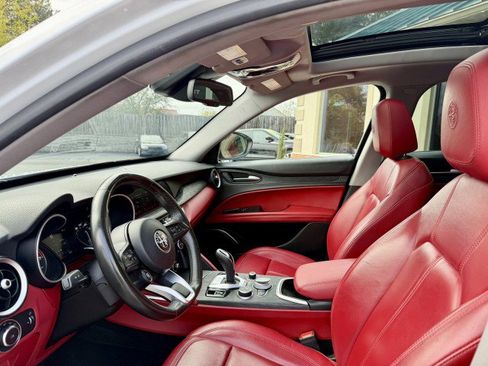 Used 2021 Alfa Romeo Stelvio Sprint w/ Nero Edizione image 6