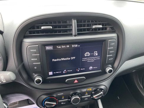 Used 2022 Kia Soul LX w/ Technology Package image 16